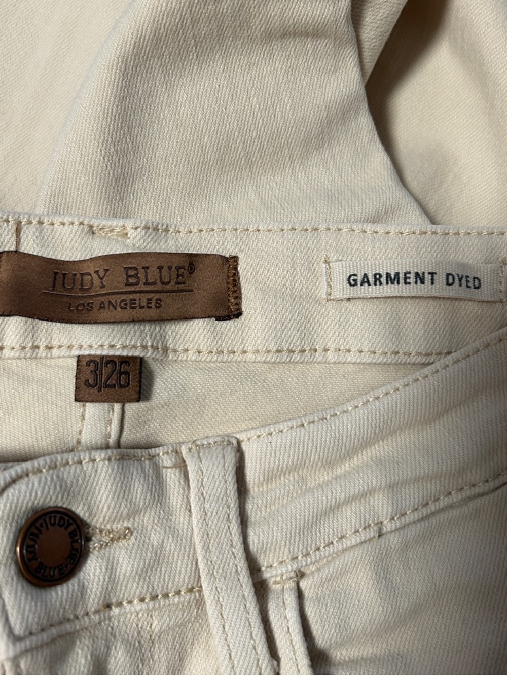 Judy Blue Garment Dyed Cream Beige Raw Hem Crop Jeans / Size 3 (26) - Picture 12 of 13